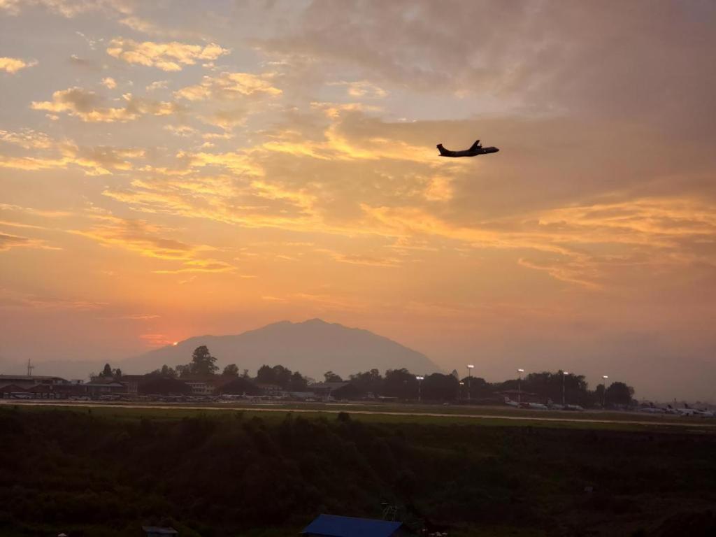 Kathmandu Airport View Hotel And Lodge Eksteriør bilde